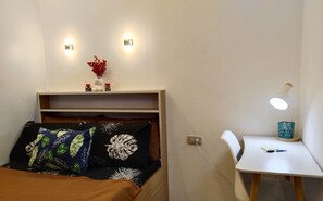 1 camera, Wi-Fi, lenzuola
