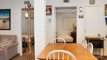 House, Multiple Beds (Wales Pod) | Living area