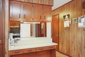 House, Multiple Beds (Wales Pod) | Private kitchen | Oven, toaster - Wales Pod (Port St. Joe)