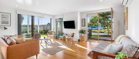 Télévision, espaces bureaux