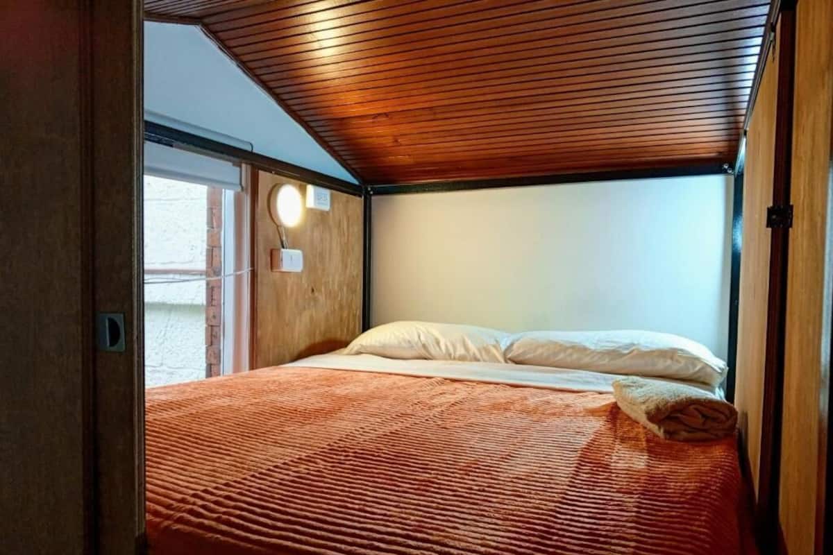 Dormitorio compartido Confort | 1 habitación, espacio para trabajar con laptop y wifi gratis