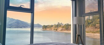 남해 베이591
바로앞 바다와 숲을 등진 1일1팀 프라이빗 독채펜션