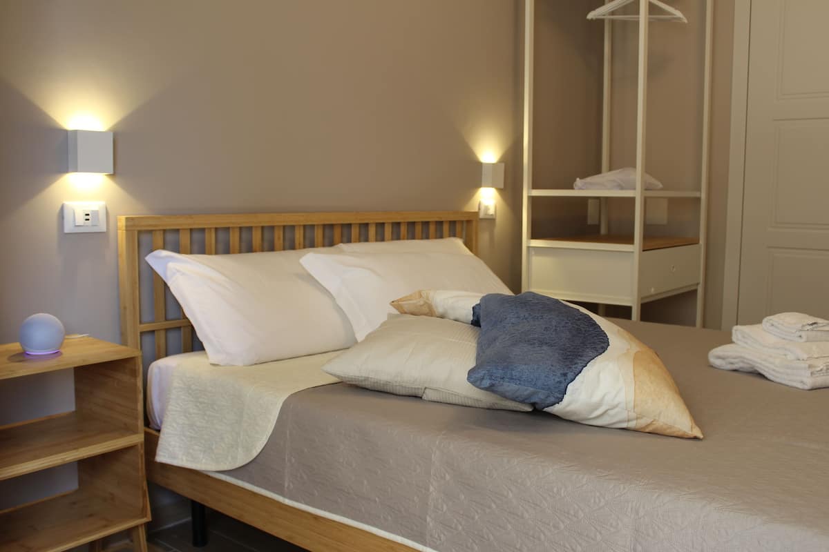 Habitación estándar | Edredón, camas con efecto memoria y artículos del minibar gratis