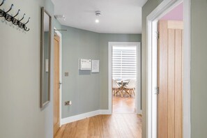 Interior - Modern Apartment w/ Parking nr Seafront (Paignton)