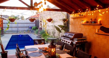 Revive Spa Retreat
bali Inspired House With Pool, Spa, Sauna & Outdoor Kitchen!