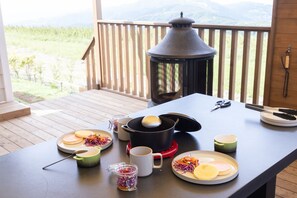 Free daily English breakfast