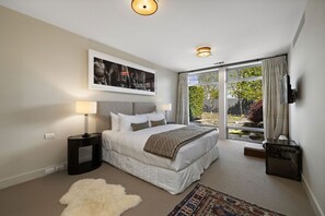 4 bedrooms, desk, iron/ironing board, free WiFi - Kumanu - Crown Range (Arrow Junction)