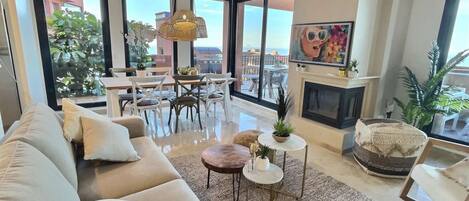 TV, peis og stereoanlegg