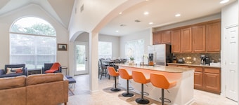 Brand New Pool & SPA! 4-Bdr home in The Woodlands TX, Sleeps 10