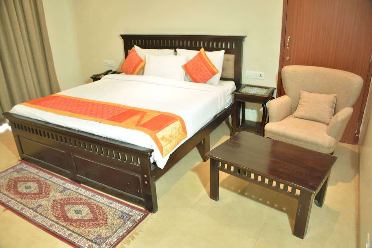 1 bedroom, premium bedding, in-room safe, blackout drapes