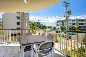 Outdoor dining - 3 Bedroom Apartment First Floor (Sunshine Coast)