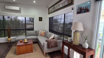 Smart TV, DVD player, books, stereo
