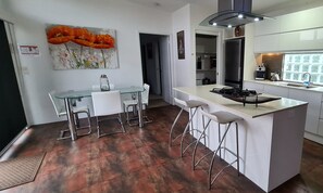 Dining - The Pool House (Lemon Tree Passage)