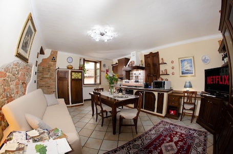 Interior. Antica Dimora Stay in Langa Like at Home