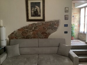 House, 2 Bedrooms, Smoking, Balcony | Dining - Antica Dimora Stay in Langa Like at Home (La Morra)