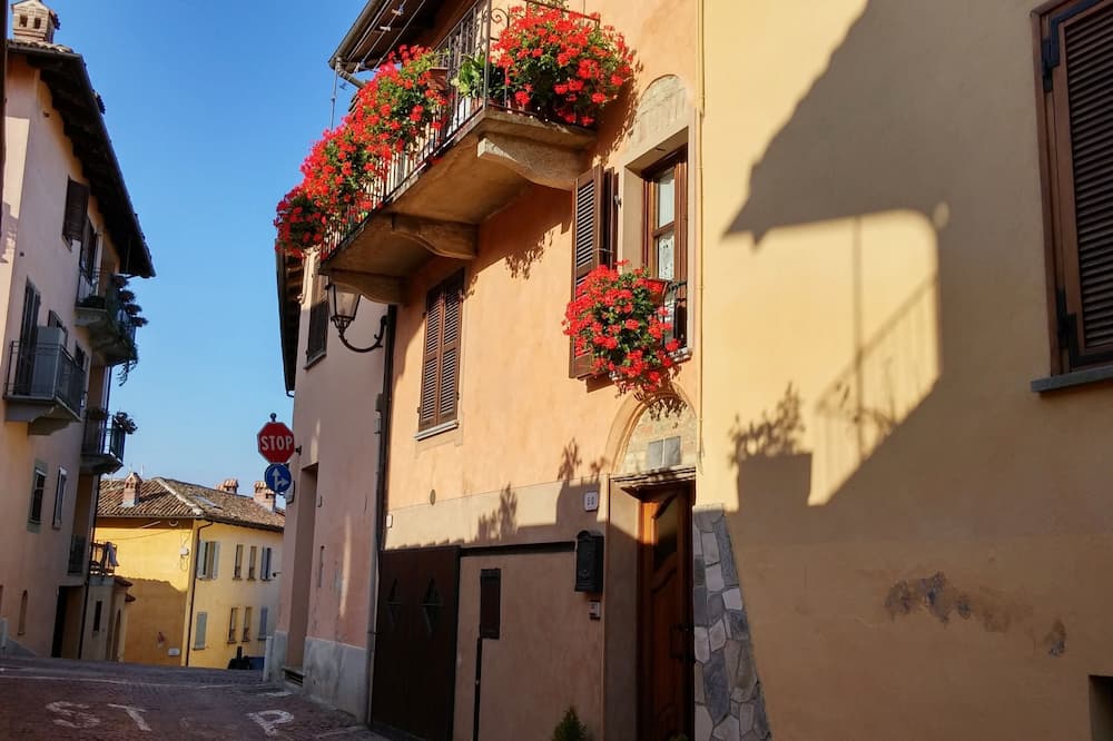 Antica Dimora Stay in Langa Like at Home