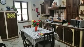 Casa, 2 habitaciones, para fumadores, balcón | Interior