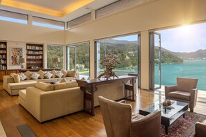 Luksusvilla, 5 soverom, sjøutsikt | Oppholdsområde