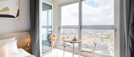 Studio Loft Surf | Living area | Heated floors