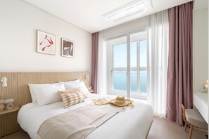 Ropa de cama hipoalergénica y escritorio 