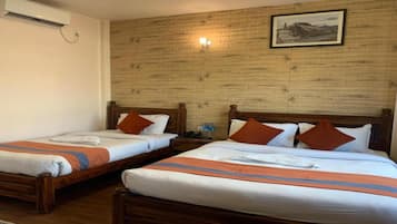 Habitación triple estándar | Wifi gratis y ropa de cama