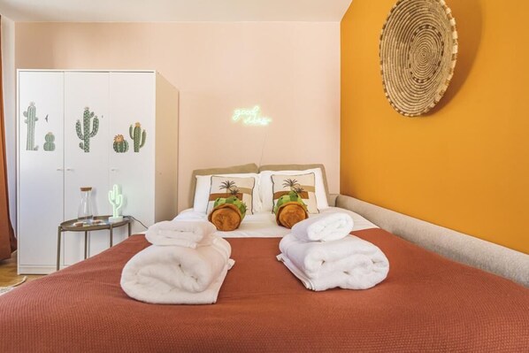 1 chambre, fer et planche à repasser, accès au Wi-Fi (inclus)