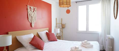 1 bedroom, iron/ironing board, travel crib, WiFi