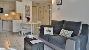 テレビ、書斎 / ワークスペース