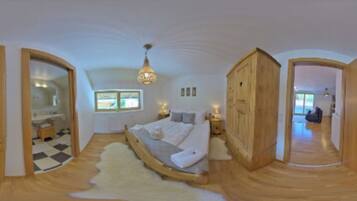 1 bedroom, in-room safe, iron/ironing board, travel cot