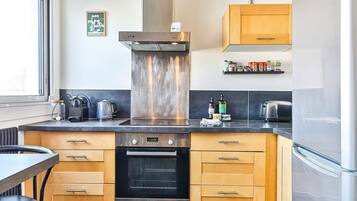 Fridge, microwave, oven, dishwasher