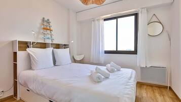 1 chambre, fer et planche à repasser, Wi-Fi, draps fournis