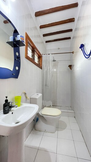 Basic Double Room | Bathroom - Guest House Kihori Nungwi (Nungwi)