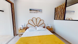 4 bedrooms, in-room safe, desk, iron/ironing board
