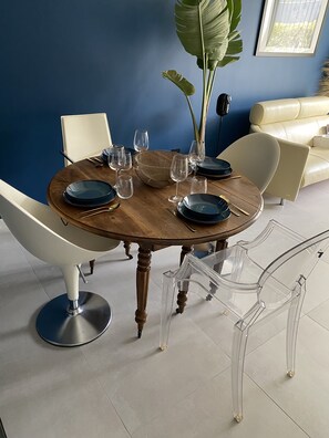 Dining - Appartement de Caractère (Fréjus)