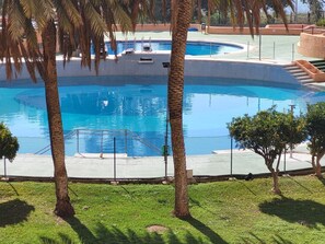 Pool - Bel Appartement Avec Piscine , le 600 (ROSES)