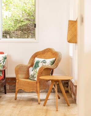 Interior - Trade Winds - Enjoy the stunning views off Elizabeth Beach (Elizabeth Beach)