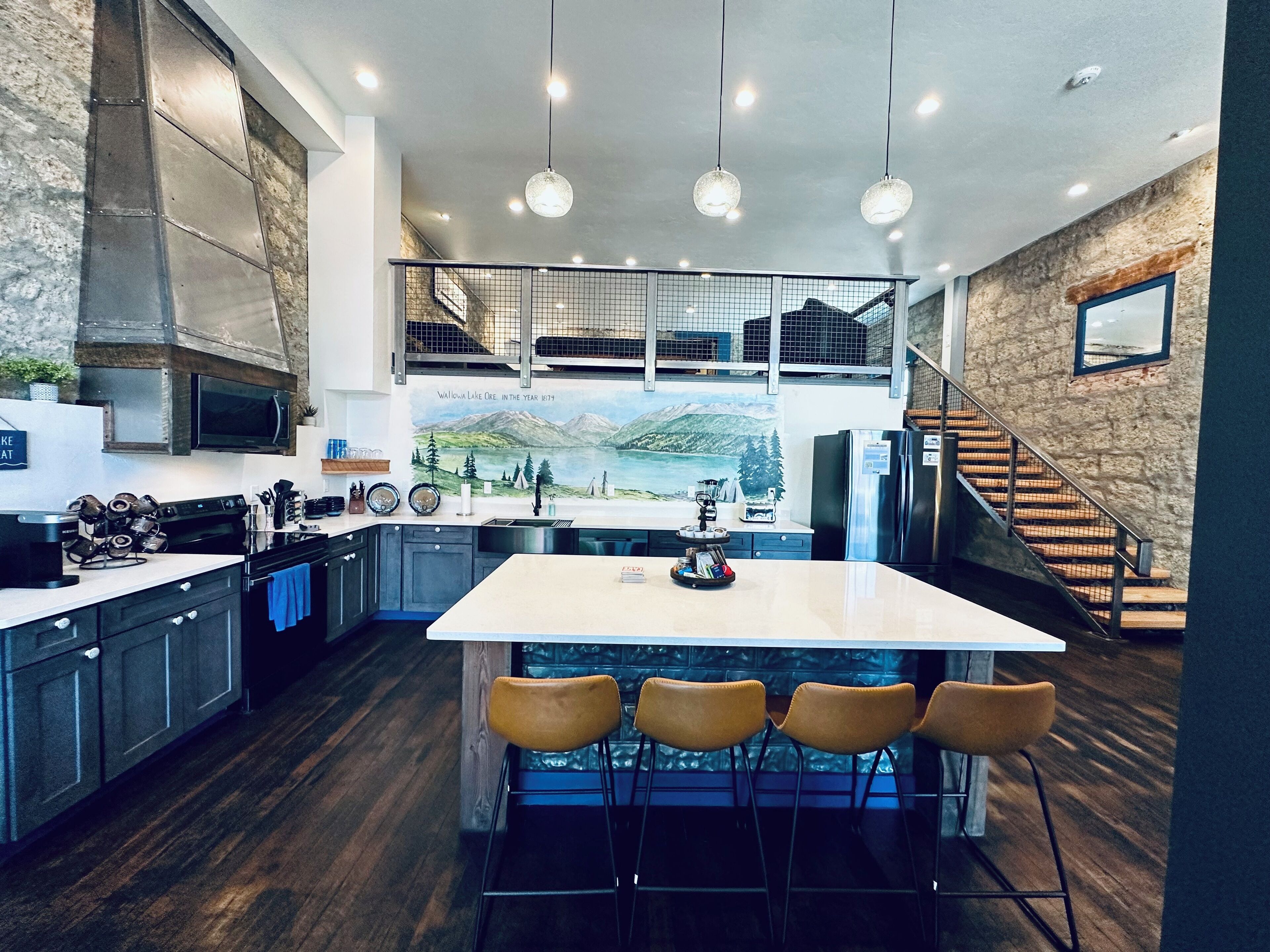 Geladeira, micro-ondas, fogão, cooktop