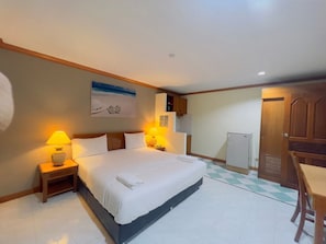 Superior Double Room | In-room safe, desk, laptop workspace, soundproofing - Royal Vista (Patong)
