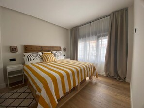 1 habitación, tabla de planchar con plancha y acceso a internet 