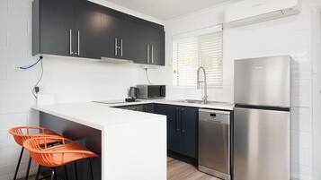 Microwave, oven, stovetop, dishwasher