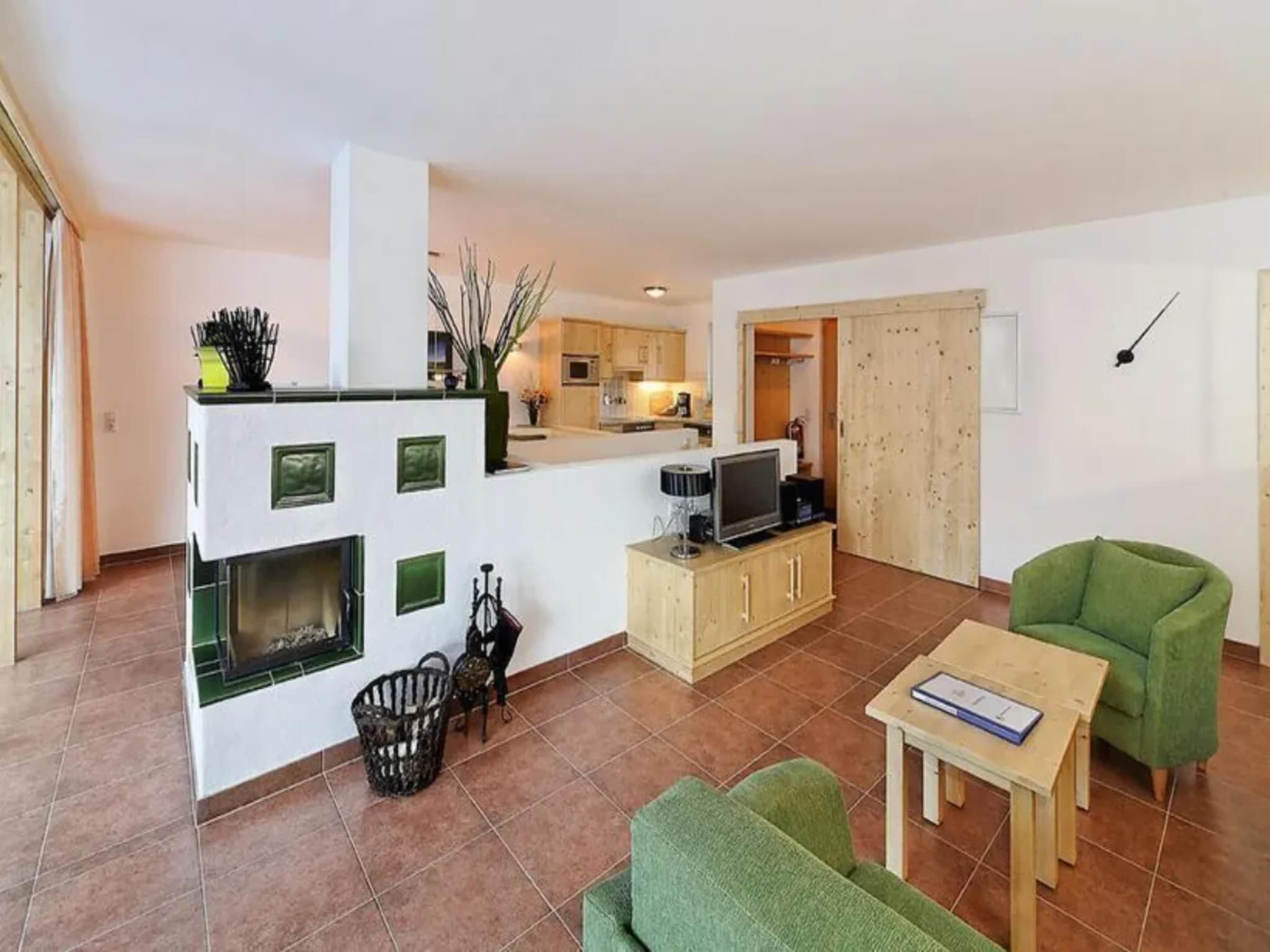 TV, fireplace, DVD player