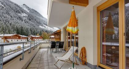 Chalet in Saalbach near Ski Lift