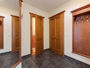Entrance / Reception