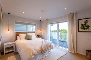 4 slaapkamers, een strijkplank/strijkijzer, internet, beddengoed