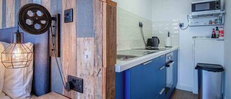 Apartment (1 Bedroom) | Private kitchen