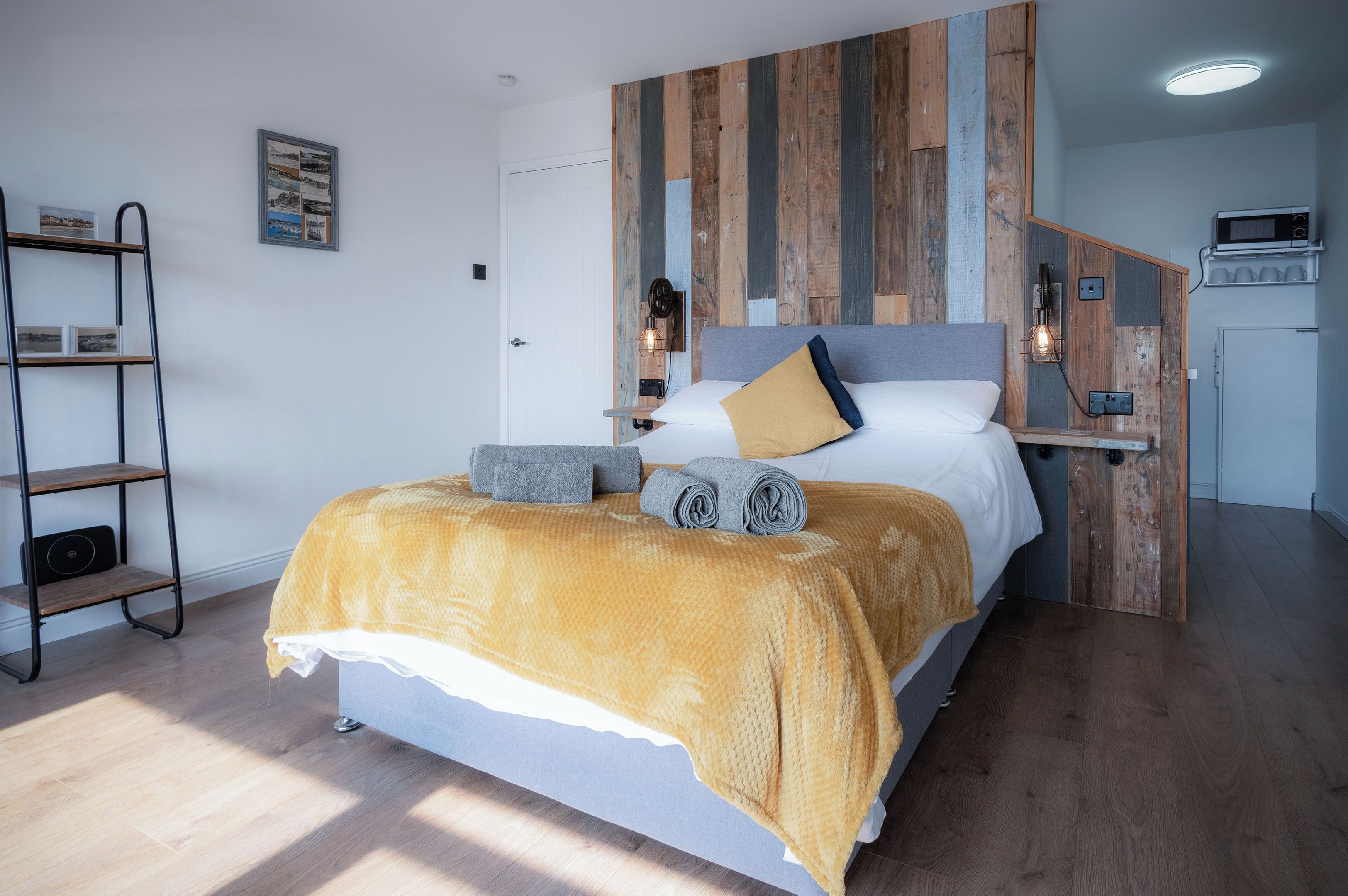 1 bedroom, premium bedding, bed sheets