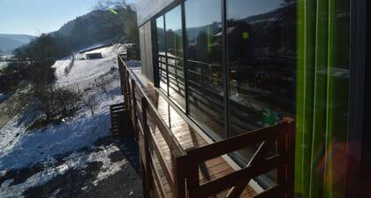 Retraite au bord de la riviĂšre avec sauna