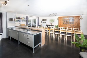 Fridge, microwave, oven, stovetop - The Smishoeve (Heers)