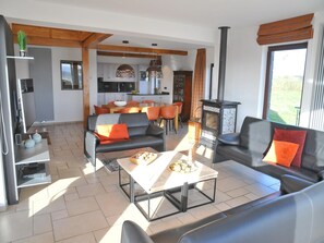 テレビ、DVD プレーヤー