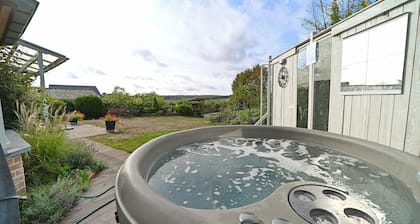 Chalet in Somme-Leuze with Hot Tub & Sauna